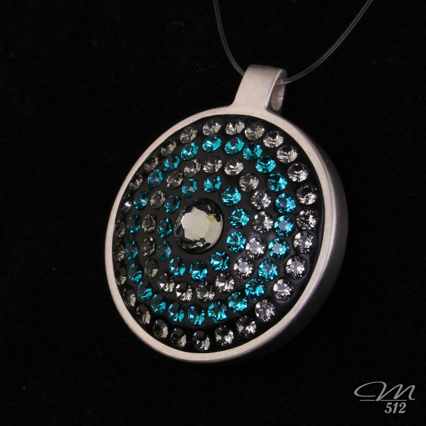 Amulett Blue Zircon