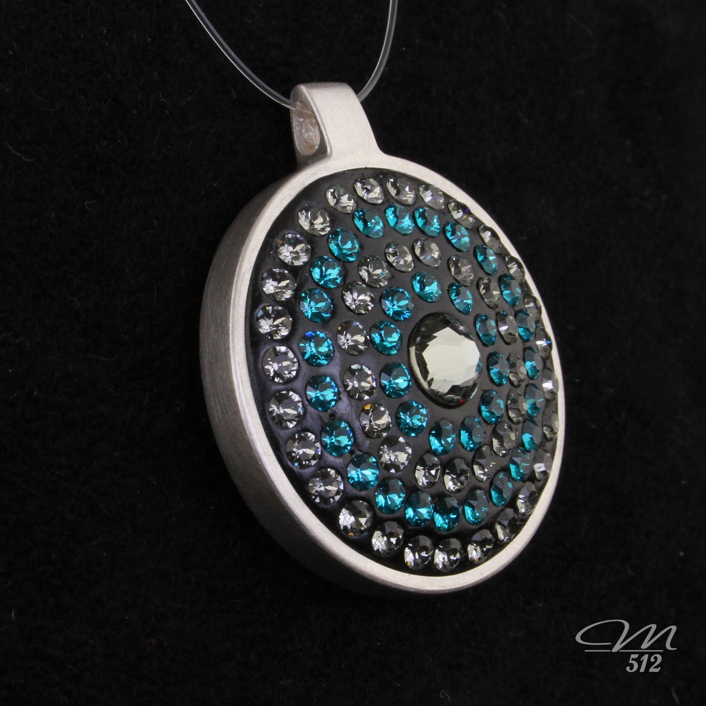 Amulett Blue Zircon