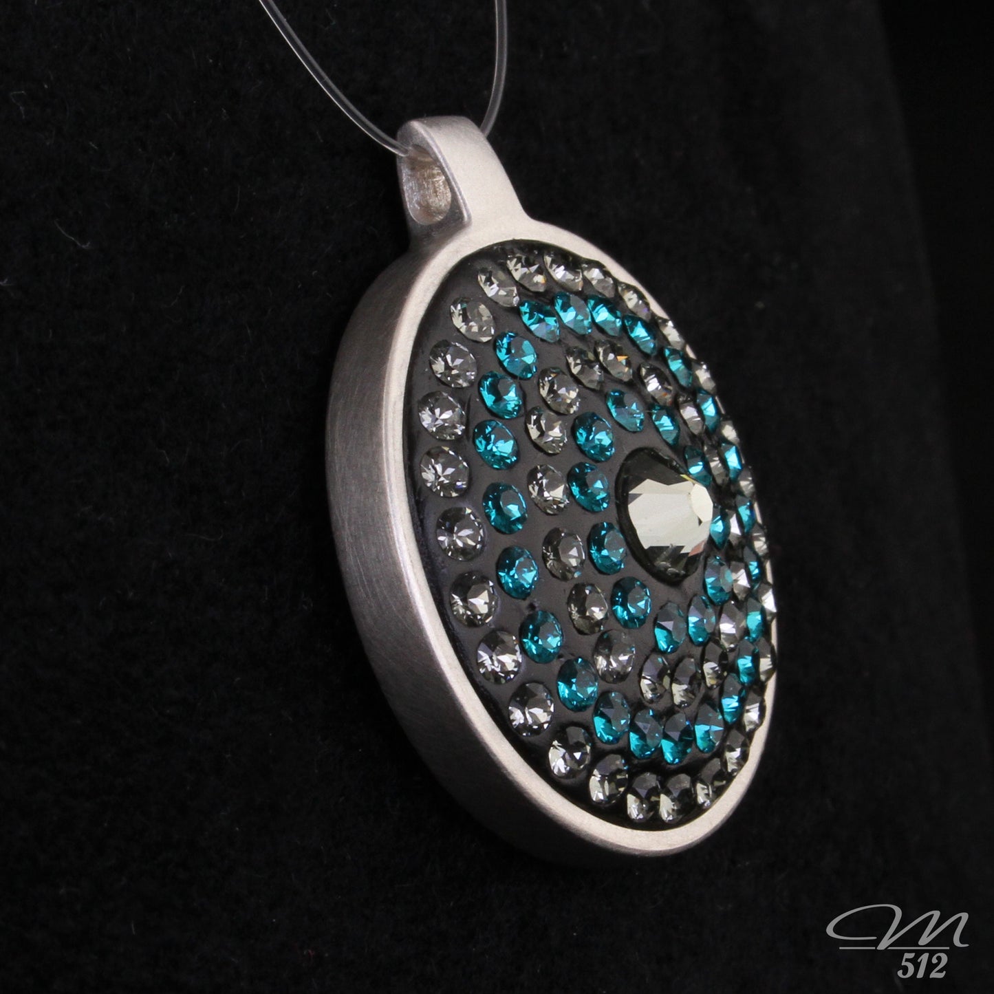 Amulett Blue Zircon