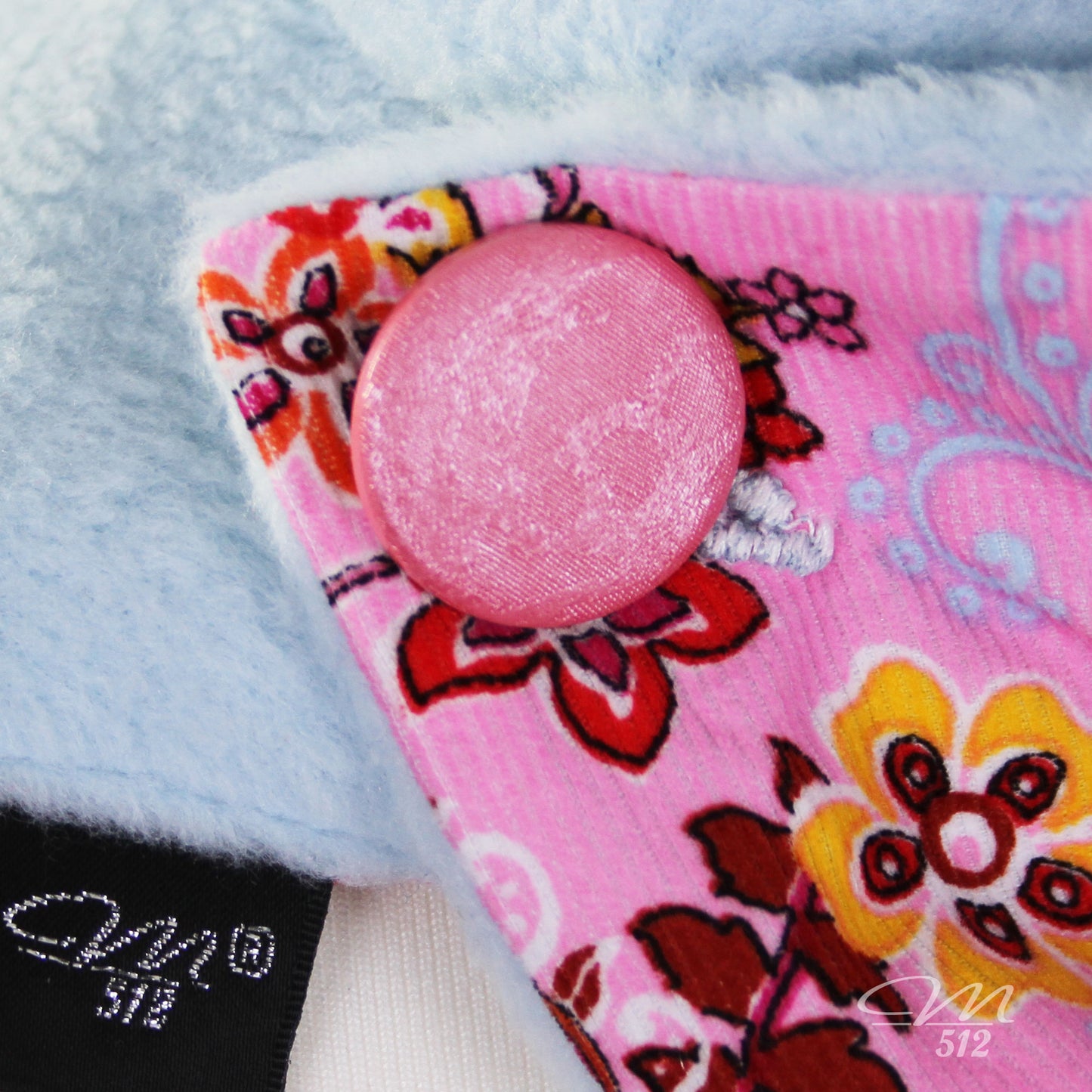 Warmes DRAPÉ Blüten-Paisley Hellblau-Rosé