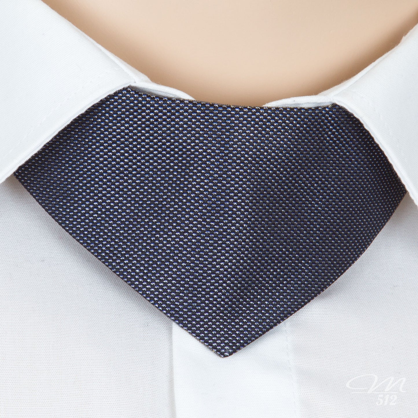 No-Tie Waves & Silver Blue