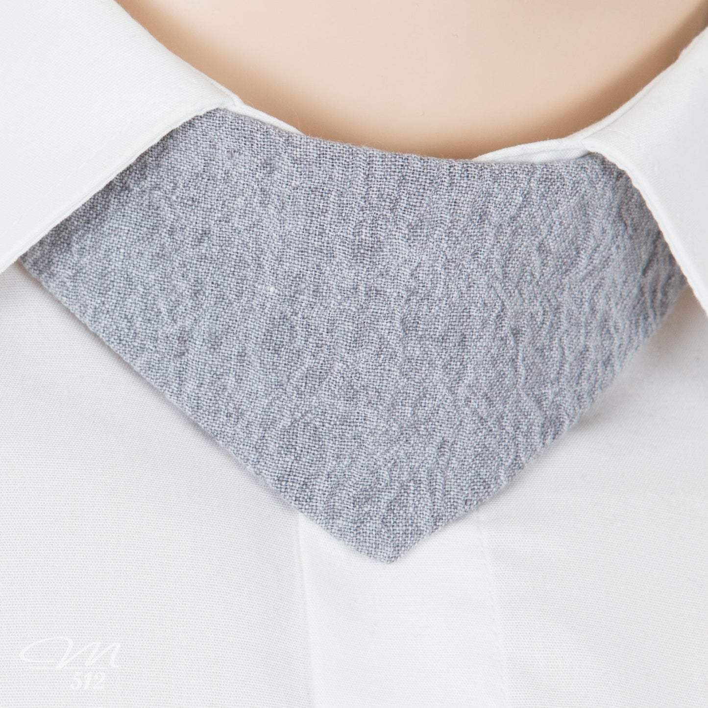 No-Tie Flourish Silver Linen